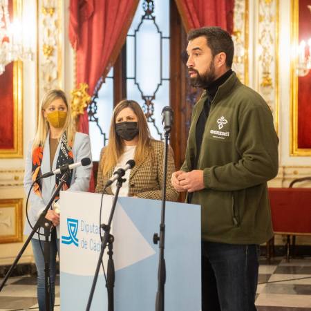 Diputación de Cádiz recogerá muestras para obtener el ADN de familiares de personas represaliadas de la mano de Aranzadi